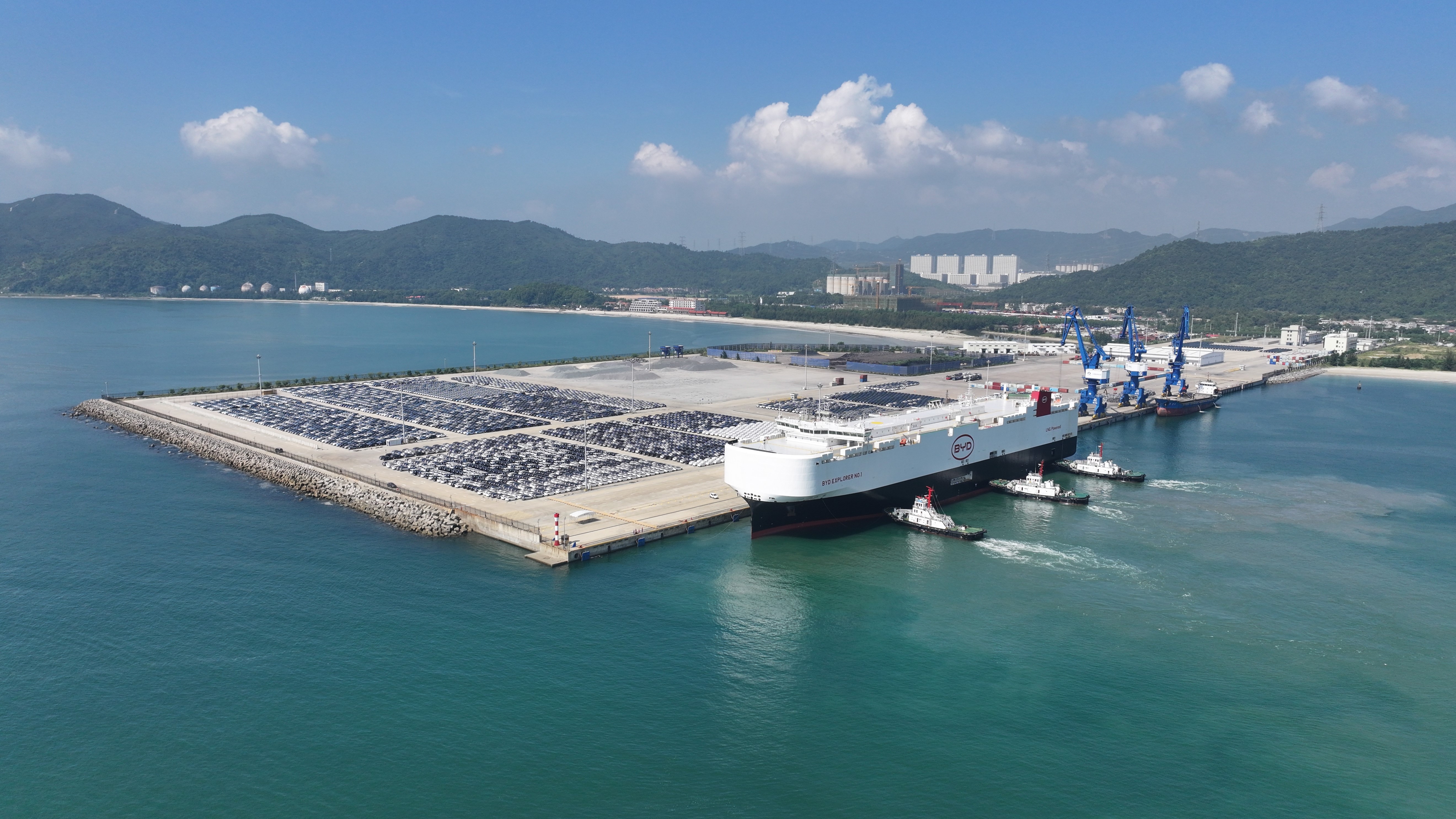 PG电子游戏小漠港区汽车今年累计出口超5万辆